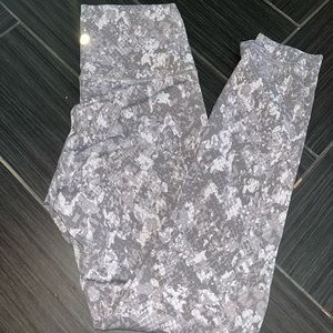 Lululemon snake skin Wunder train leggings